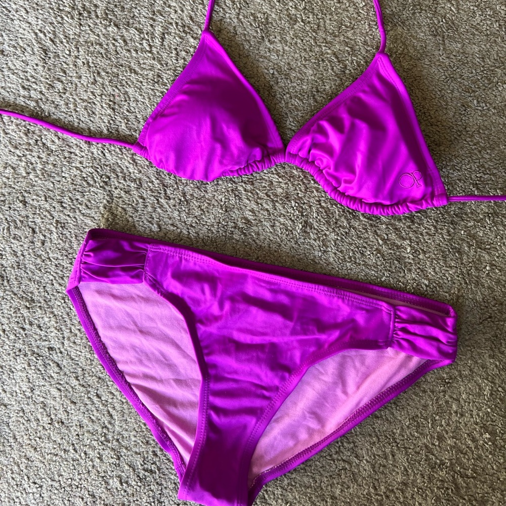Bikini Set - Picture 2 of 3